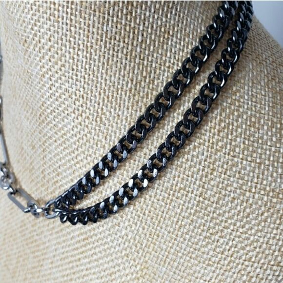 EXPRESS Mixed Metals Gunmetal & Rhinestone Necklace - Picture 4 of 8